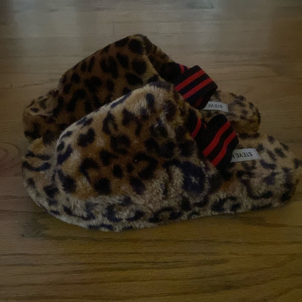 Leopard Steve Madden fur sandals